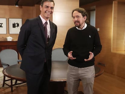 Pedro Sánchez y Pablo Iglesias, en una reunión en junio en el Congreso.