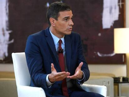 Pedro Sánchez, durante una entrevista en La Moncloa, este jueves. En vídeo, los dardos de Sánchez a Iglesias este lunes en una entrevista en la cadena SER.