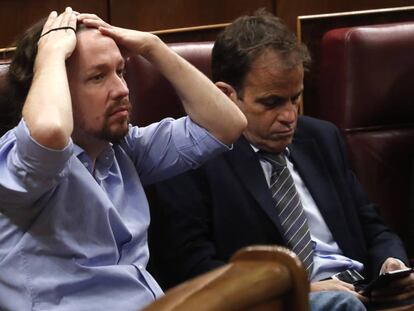 Pablo Iglesias, en el debate de investidura, este martes. En vídeo, la negociación entre los líderes de Podemos y PSOE salta al Congreso.