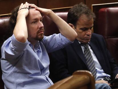 Pablo Iglesias, en el debate de investidura, este martes. En vídeo, la negociación entre los líderes de Podemos y PSOE salta al Congreso.