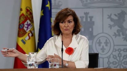 La vicepresidenta del Gobierno, Carmen Calvo, durante la rueda de prensa posterior al Consejo de Ministros, este viernes.