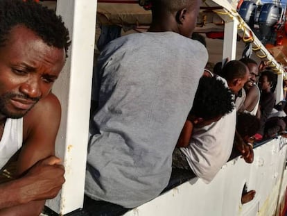 En vídeo, los inmigrantes a bordo del barco Open Arms en el Mediterráneo.
