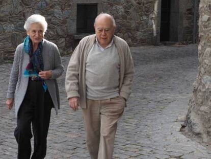 Jordi Pujol y su esposa, Marta Ferrusola, en Queralbs, en el Pirineo catalán, en diciembre de 2015.