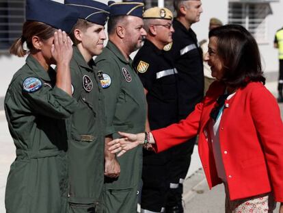 La ministra de Defensa en funciones, Margarita Robles, durante su visita a la Unidad Militar de Emergencias el pasado viernes. En vídeo, sus declaraciones de este lunes.