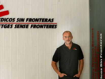 El presidente de Médicos sin Fronteras (MsF) en España, David Noguera, posa durante la entrevista con Efe. En vídeo, declaraciones de Noguera.