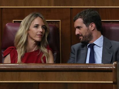 Cayetana Alvárez de Toledo y Pablo Casado, este jueves en el Congreso durante el pleno extraordinario. En vídeo, la portavoz del Partido Popular.