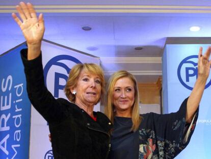 Las expresidentas de la Comunidad de Madrid Esperanza Aguirre y Cristina Cifuentes. En vídeo, El PP defiende la presunción de inocencia de las expresidentas.