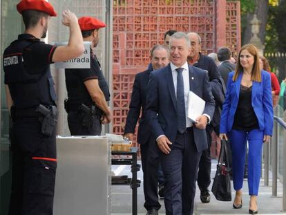 El lehendakari llega al Parlamento vasco para el debate de Política General. En vídeo, declaraciones de Urkullu.