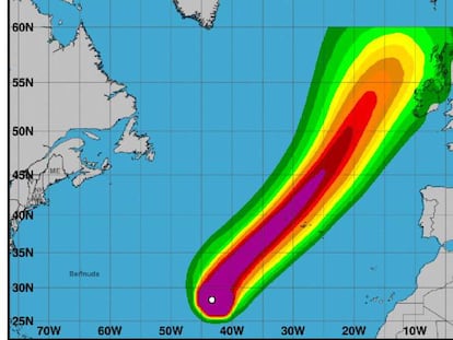 Posible trayectoria del huracán Lorenzo, según el Centro Nacional de Huracanes de EE UU. En vídeo, el huracán Lorenzo llega a la Península.