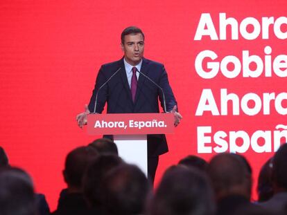 El presidente del Gobierno en funciones, Pedro Sánchez, durante la presentación del lema de campaña del PSOE. En vídeo, imágenes del evento.