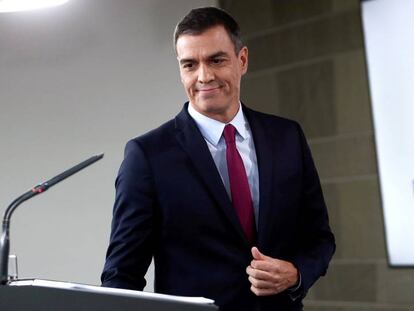 El presidente del Gobierno en funciones, Pedro Sánchez, ofrece una rueda de prensa en el palacio de la Moncloa tras reunirse por separado con los líderes del PP, Unidas Podemos y Ciudadanos. En vídeo, Sánchez se reúne con los líderes de la oposición.