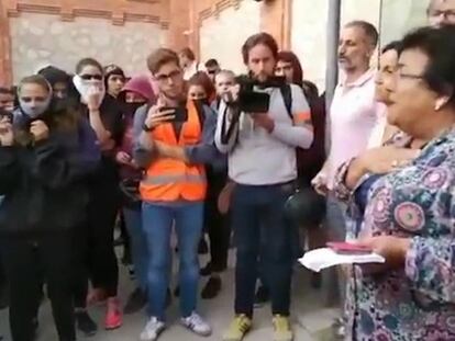 En vídeo, la rectora de la Universidad Rovira i Virgili se enfrenta a los piquetes.