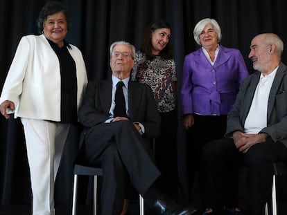 Desde la izquierda, Cristina Almeida, Antonio Garrigues, Pilar Pérez Solano, Francisca Sauquillo y Alejandro Ruiz-Huerta.