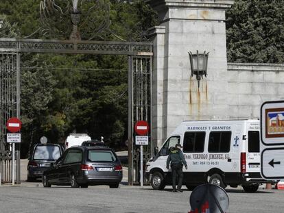 Entrada al Valle de los Caídos, este lunes. En vídeo, cronología y claves de la exhumación.
