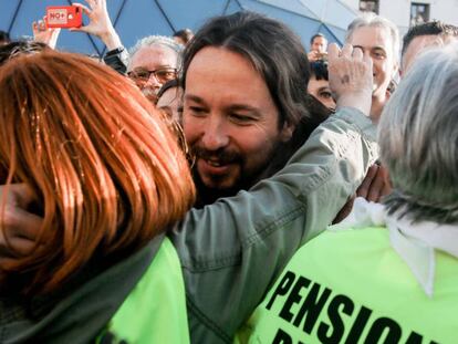 Pablo Iglesias en la marcha de pensionistas del 15 de octubre. En vídeo, declaraciones de Iglesias.