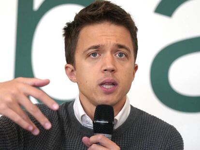 El candidato de Más País-Equo a la presidencia del Gobierno, Íñigo Errejón, el domingo durante un acto político en Bilbao. En vídeo, sus declaraciones de RNE.