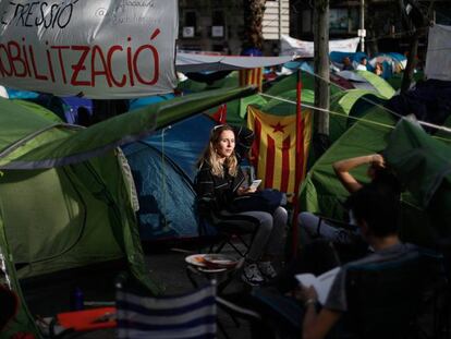 Acampada a la plaça Universitat de Barcelona.