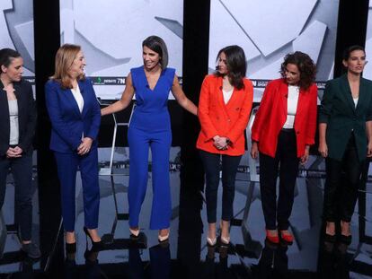 Irene Montero (Unidas Podemos), Ana Pastor (PP), Inés Arrimadas (Ciudadanos), María Jesús Montero (PSOE) y Rocío Monasterio (Vox), junto a la presentadora del debate, Ana Pastor. En vídeo, los cinco minutos de oro.