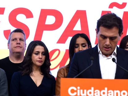 Albert Rivera comparece el domingo tras los peores resultados de Ciudadanos en sus 13 años de historia. En vídeo, la dimisión de Rivera, este lunes.