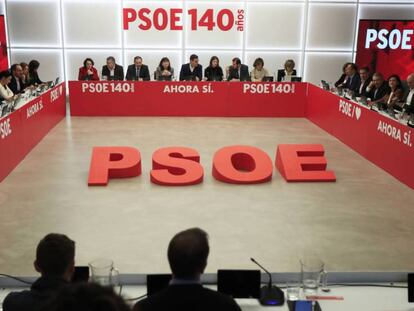 Reunión de la Comisión Ejecutiva Federal del PSOE celebrada este lunes. En vídeo, el PSOE busca el apoyo a su coalición en el resto de partidos.