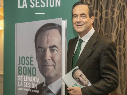 El exministro de Defensa, José Bono, durante la presentación de su libro. En vídeo, sus declaraciones sobre la coalición entre PSOE y UP.