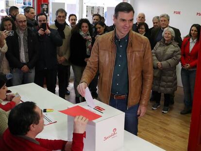 El presidente del Gobierno en funciones, Pedro Sánchez, vota el sábado en la consulta del PSOE. En vídeo, luz verde a negociar con ERC.