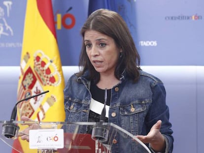 Adriana Lastra, portavoz del PSOE en el Congreso. En vídeo, declaraciones del vicesecretario de Comunicación del PP, Pablo Montesinos.