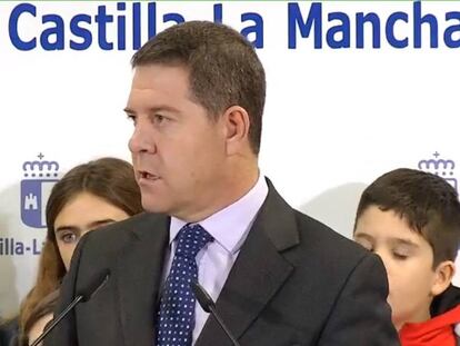 El presidente de Castilla-La Mancha, Emiliano García-Page, este lunes en la inauguración de un consultorio médico en Toledo.