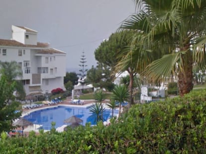 Vista de la urbanización de Mijas donde han muerto este martes tres miembros de la misma familia.