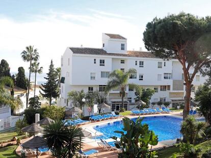 Vista de la piscina de Mijas en la que se produjo la tragedia.