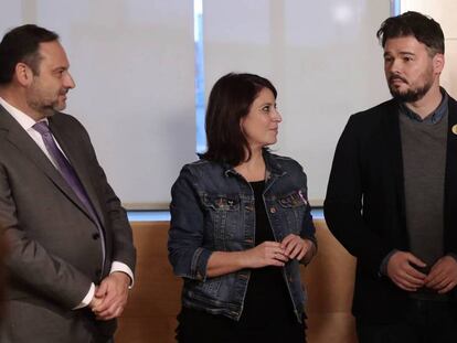 Desde la izquierda, José Luis Ábalos, Adriana Lastra y Gabriel Rufían, en noviembre.