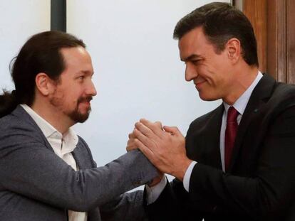 Pedro Sánchez y Pablo Iglesias, tras la firma del acuerdo. En vídeo, acto de presentación del documento programático del futuro Ejecutivo.