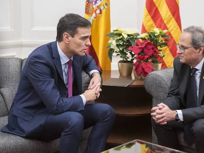 Reunión entre el presidente del Gobierno en funciones, Pedro Sanchez, y el presidente de la Generalitat de Cataluña, Quim Torra, en 2018. En vídeo, Sánchez e Iglesias, este lunes, en la firma del acuerdo.