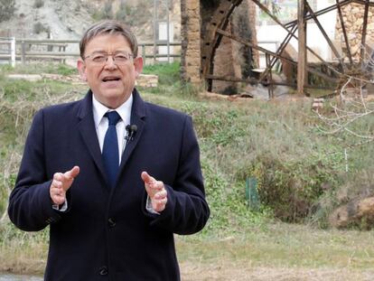 El presidente valenciano Ximo Puig en la aldea de Casas del Río, en pleno Valle del Cabriel, desde donde ha pronunciado su mensaje de Fin de Año. En vídeo, el mensaje de Fin de Año del presidente de la Generalitat Valenciana.