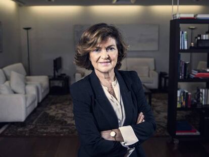 Carmen Calvo, vicepresidenta del Gobierno, el pasado septiembre en su despacho de La Moncloa. En vídeo, lo que ya se sabe sobre la composición del nuevo Ejecutivo.