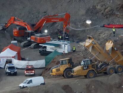 Momentos previos a la bajada de la cápsula de salvamento minero. Se cumple un año de la trágica caída del pequeño Julen en el pozo de Totalán.