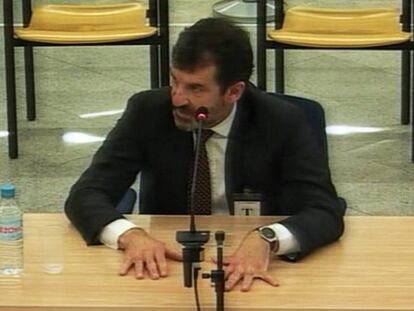 El comisario Ferran López, durante su declaración en el juicio. En vídeo, sus declaraciones.
