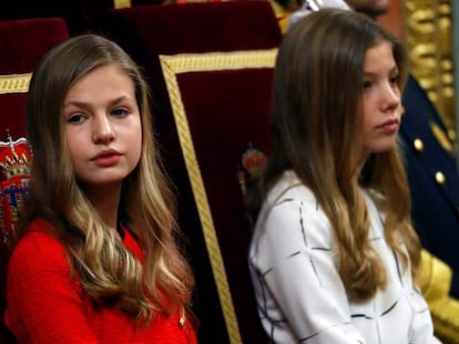 Las infantas Leonor y Sofía, en la sesión de apertura del Congreso. En vídeo, declaraciones de Felipe VI.