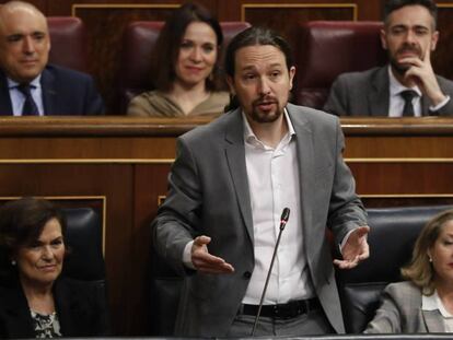 Pablo Iglesias, durante su intervención en la sesión de control de este miércoles en el Congreso. En vídeo, declaraciones de Teodoro García Egea, secretario general del PP.