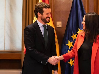 Pablo Casado e Inés Arrimadas, este martes en el Congreso.