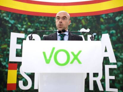 El portavoz de Vox, Jorge Buxadé, durante una rueda de prensa este lunes en la sede del partido en Madrid. En vídeo, declaraciones de Buxadé.
