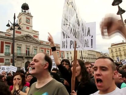 Miles de personas desafían a la Junta Electoral y se concentran en Sol