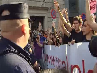 El 15-M protesta por la reforma de los convenios ante el Congreso