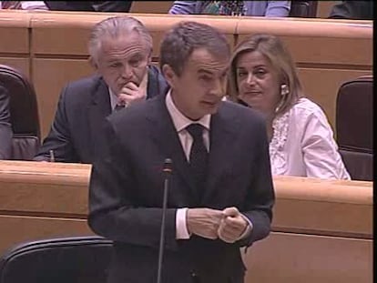 Zapatero admite que los recortes hacen “sufrir” al PSOE