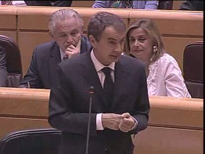 Zapatero admite que los recortes hacen “sufrir” al PSOE