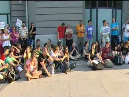 Los indignados comienzan a organizar una huelga general