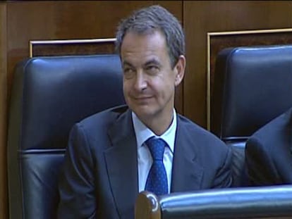 Emotivo reconocimiento de Alonso a Zapatero
