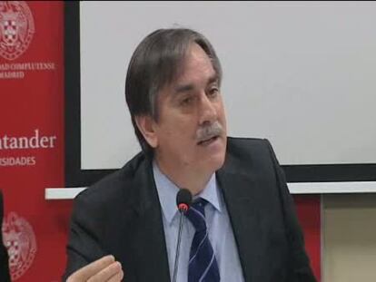 Valeriano Gómez insiste en que los sueldos de la banca son "obscenos"