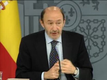 Rubalcaba ya trabaja "en exclusiva" para batirse contra Rajoy