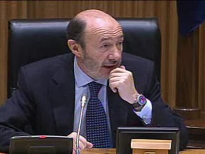 Rubalcaba propone tres ideas para modificar el Parlamento